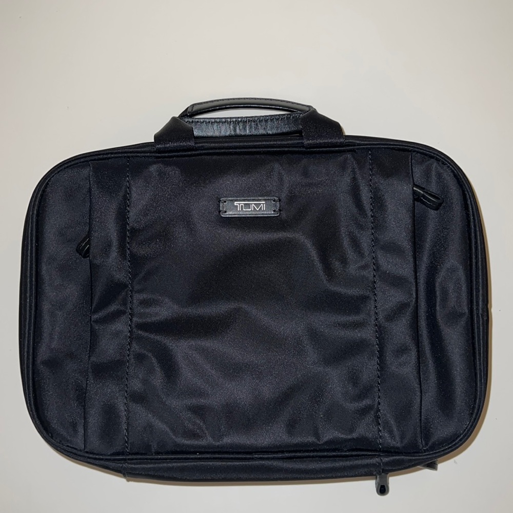 NWOT- Tumi travel bag